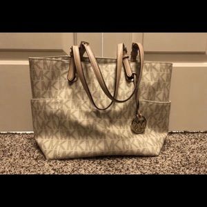 Michael Kors Signature tote